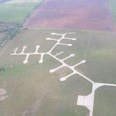 Ein Naturbild aus der Sicht eines Paragleiters während des Fluges