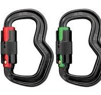 Ein Karabiner vor weißem Hintergrund
