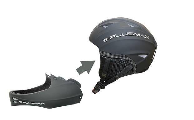 Ein Helm der Firma PLUSMAX vor weißem Hintergrund
